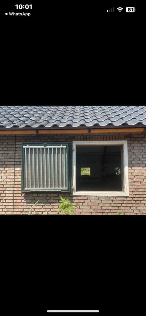 set van 4 nieuwe stalramen incl kozijnen, Dieren en Toebehoren, Stalling en Weidegang