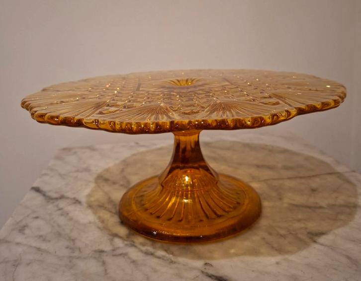 Amberkleurige glazen taartplateau, Antiek en Kunst, Antiek | Schalen, Ophalen of Verzenden