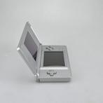 Nintendo DS Lite Grijs inclusief oplader, Flex Ltd., Zo goed als nieuw, https://flex.com/contact-us, Nobelstraat 10, 5807 GA Oostrum