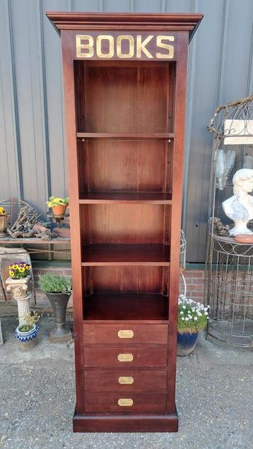 Klassieke BOOKS boekenkast afm. 60x35cm en 200cm hoog.


 beschikbaar voor biedingen