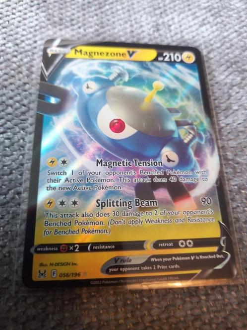 Pokemon: Magnezone [V] - 056/196, Hobby en Vrije tijd, Verzamelkaartspellen | Pokémon, Zo goed als nieuw, Losse kaart, Ophalen of Verzenden