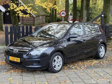 Hyundai i30 CW 1.4i Blue Active Cool Nieuwe APK! beschikbaar voor biedingen