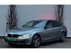 BMW 3-serie 318i Luxury Line Leder / 19"LMV / GARANTIE, Auto's, BMW, Gebruikt, Euro 6, Handgeschakeld, 3 cilinders