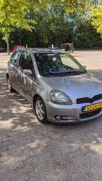 Toyota Yaris 1.5 16V Vvti 3DR 2003 Grijs, Auto's, Toyota, Voorwielaandrijving, 1497 cc, 4 cilinders, 400 kg