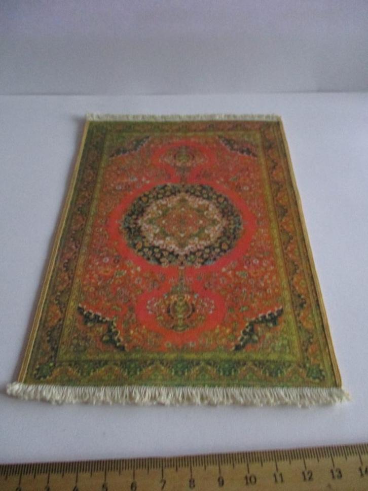 poppenhuis mooi kleed Mini Mundus, Verzamelen, Poppenhuizen en Toebehoren, Zo goed als nieuw, Decoratie, Ophalen of Verzenden