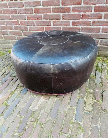 Leren ronde poef / hocker , jaren 70 beschikbaar voor biedingen