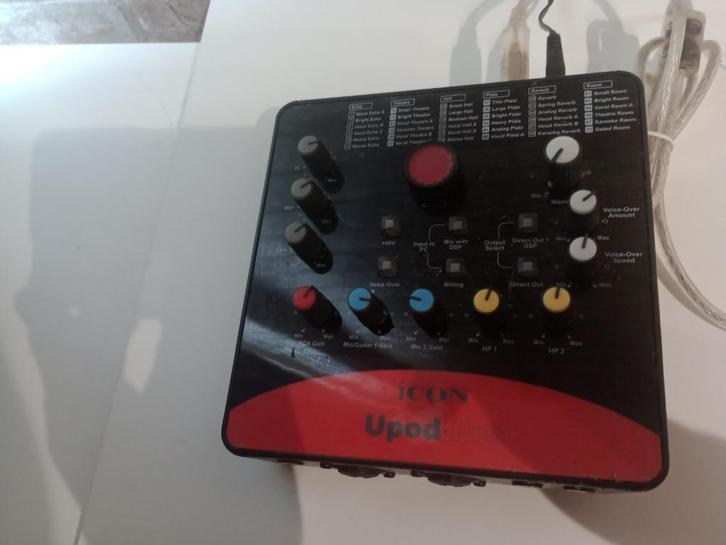 Geluidskaart usb icon upod pro als nieuw met doos, Computers en Software, Geluidskaarten, Gebruikt, Extern, Ophalen of Verzenden