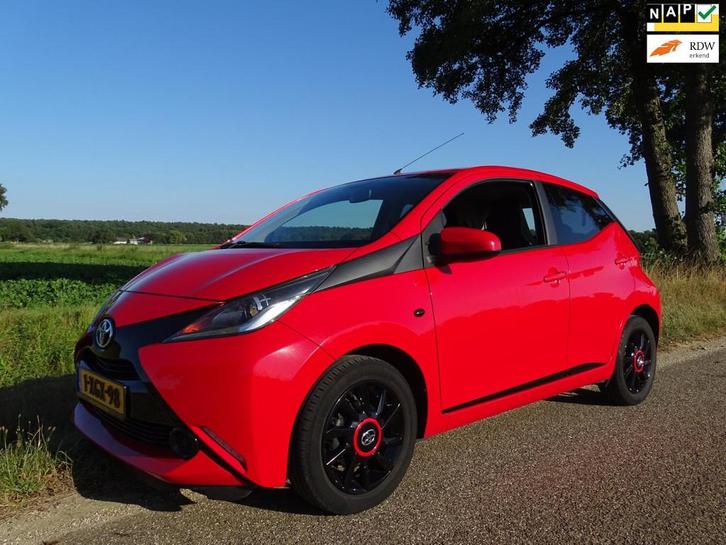 Toyota Aygo 1.0 VVT-i x-play, Auto's, Toyota, Te koop, Aygo, ABS, Achteruitrijcamera, Airbags, Airconditioning, Apple Carplay