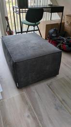 Grijze rib hocker/poef VT Wonen, Huis en Inrichting, Banken | Voetenbanken en Poefen, Ophalen, Minder dan 50 cm, Gebruikt, Minder dan 50 cm