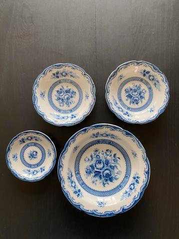 Blue Rose porceleinen schaaltjes. beschikbaar voor biedingen