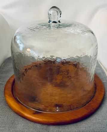 Grote glazen Stolp met passend houten bord beschikbaar voor biedingen