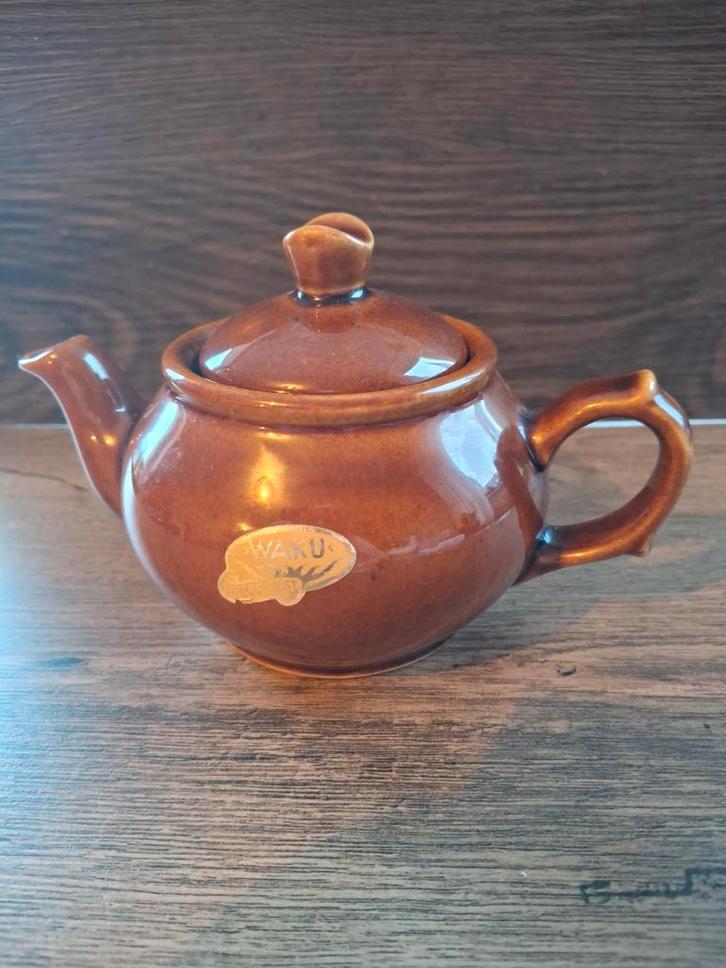 Dit is een vintage Waku Feuerfest theepot, gemaakt in West-D, Verzamelen, Retro, Overige typen, Ophalen of Verzenden