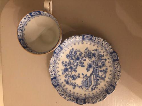 Antiek Theekopje met Schotel Blauw Bloemmotief, Antiek en Kunst, Antiek | Servies los, Ophalen of Verzenden