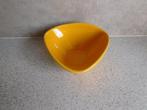 Schaal 12,5 cm. Geel Javurek Holland, Huis en Inrichting, Keuken | Servies, Keramiek, Ophalen of Verzenden, Overige stijlen, Schaal of Schalen