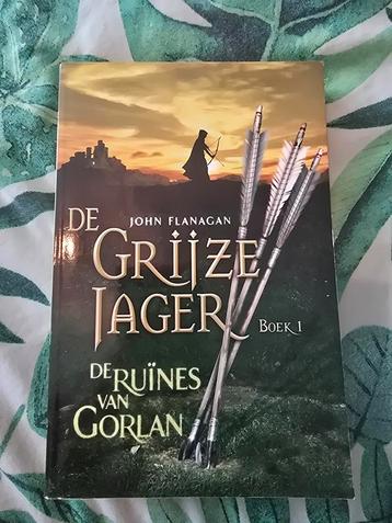 John Flanagan: de Grijze Jager, de ruïnes van Gorlan -boek 1 beschikbaar voor biedingen
