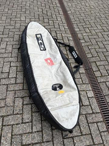 FCS 6’3 tripple boardbag beschikbaar voor biedingen