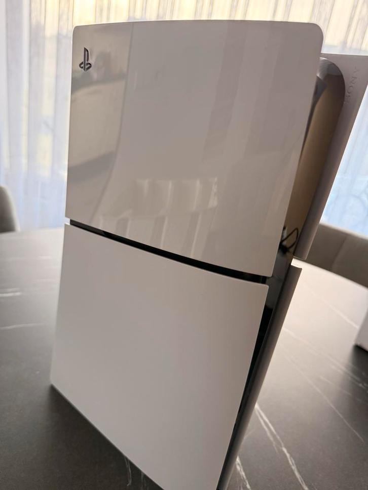 PS5 Disc 1TB + 2 Controllers, Games, Headset, 1TB MicroSD, Spelcomputers en Games, Spelcomputers | Sony PlayStation 5, Zo goed als nieuw