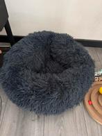 Donut mandje voor kat of kleine hond, Dieren en Toebehoren, Ophalen of Verzenden, Zo goed als nieuw, Pluche