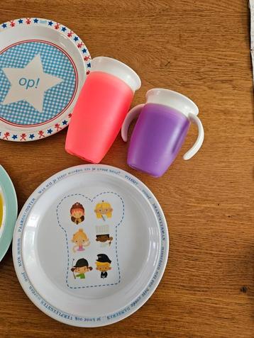 Drinkbekers, bordjes en schaaltjes - peuterspeelgoed! beschikbaar voor biedingen