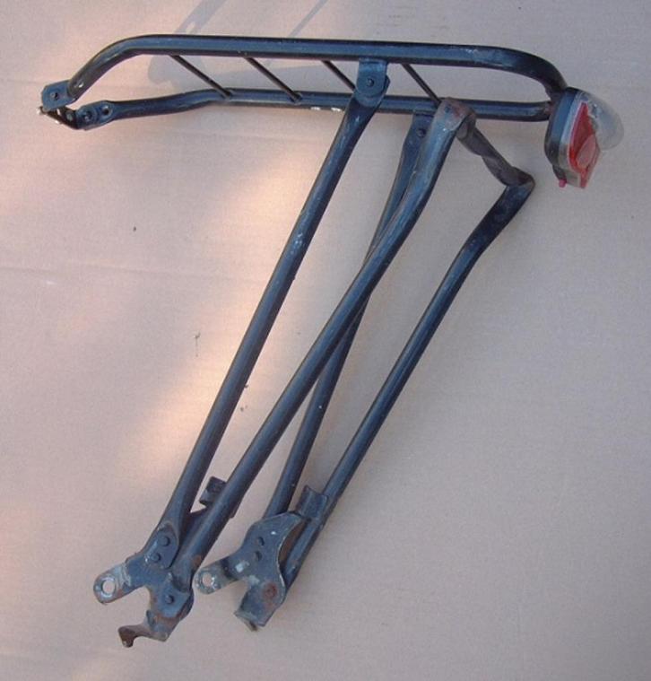Bagagedrager met standaard voor 28 inch Fiets, Fietsen en Brommers, Fietsaccessoires | Bagagedragers, Gebruikt, Ophalen
