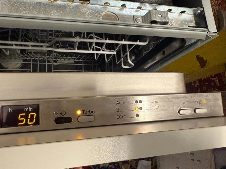 Miele inbouw vaatwasser, Witgoed en Apparatuur, Vaatwasmachines, Zo goed als nieuw, Inbouw, 85 tot 90 cm, 45 tot 60 cm, Minder dan 10 liter