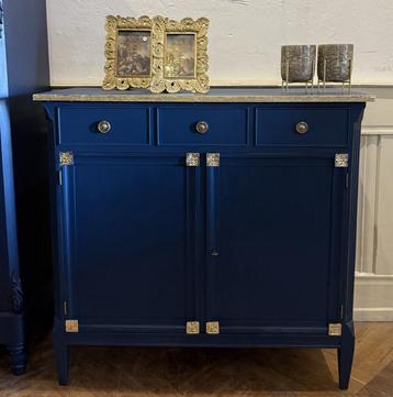 Antiek klein dressoir, vintage kastje commode oude kast VdlM beschikbaar voor biedingen