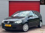 Volkswagen Polo 1.2 Sportline/5-Deurs/Airco/Cruise/Bluetooth, Auto's, Voorwielaandrijving, Stof, Zwart, 540 kg