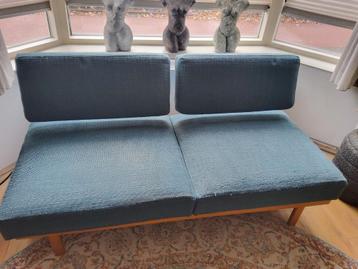 Knoll design bank beschikbaar voor biedingen