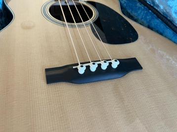 Martin akoestische basgitaar BC-16E beschikbaar voor biedingen