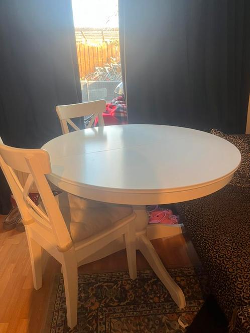 Ronde IKEA tafel, Huis en Inrichting, Tafels | Eettafels, Gebruikt, 100 tot 150 cm, Rond, Ophalen