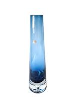 Blauwe vaas met luchtbel van Bo Borgström Åseda, Antiek en Kunst, Antiek | Glas en Kristal, Ophalen of Verzenden