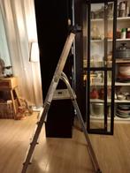 Aluminium trap met 4 treden, Doe-het-zelf en Verbouw, Ladders en Trappen, Gebruikt, Trap, Ophalen of Verzenden, Opvouwbaar of Inschuifbaar