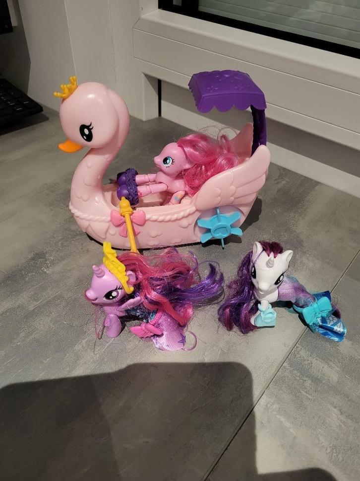 My little pony zwanenboot zwanenkoets en 2 zeemeermin pony's, Kinderen en Baby's, Speelgoed | My Little Pony, Gebruikt, Ophalen of Verzenden