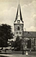 Enschede, Ned. Herv. Kerk, Markt - volk - 1962 gelopen, Verzamelen, Ansichtkaarten | Nederland, Ophalen of Verzenden, Voor 1920