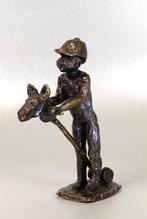 Astrid Veldhuyzen Koppen. Beeldje. Kind op stokpaardje, Antiek en Kunst, Ophalen of Verzenden