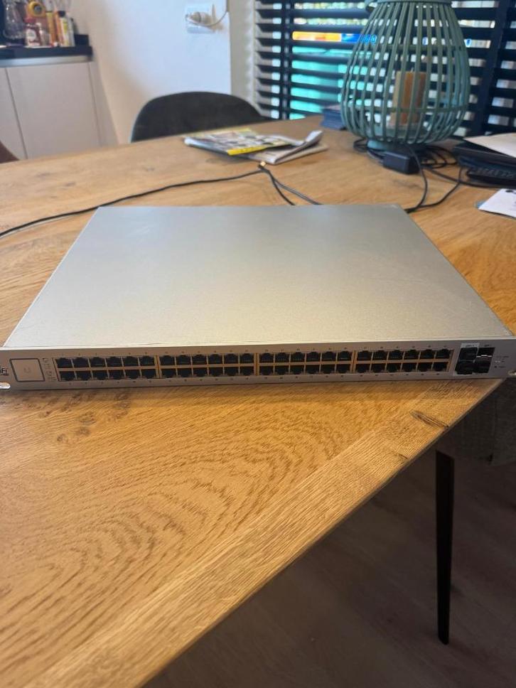 Ubiquiti UniFi US-48-500W POE+, Computers en Software, Netwerk switches, Zo goed als nieuw, Ophalen of Verzenden