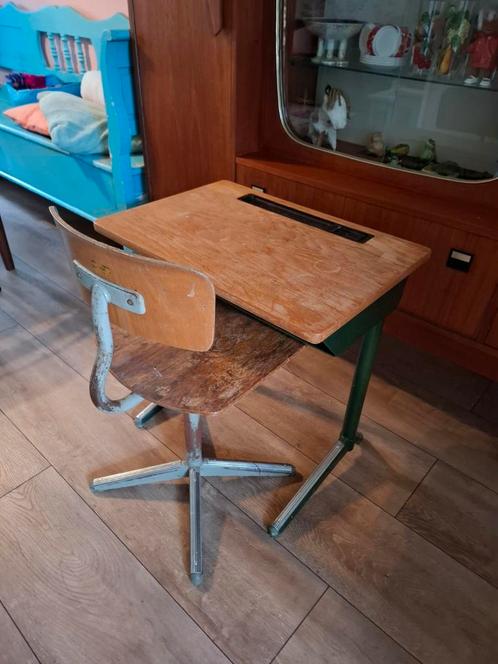 Vintage Kinder School Bureau met Stoel, Huis en Inrichting, Bureaus, Gebruikt, Bureau, Ophalen