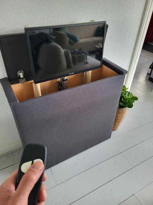 tv lift met meubel gestoffeerd en smart tv, Audio, Tv en Foto, Overige Audio, Tv en Foto, Zo goed als nieuw, Ophalen