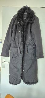 Lange zwarte donsjas van Sisley, Kleding | Dames, Jassen | Winter, Zwart, Ophalen of Verzenden, Gedragen, Maat 46/48 (XL) of groter