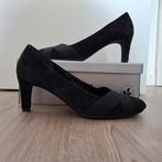 Gabor maat 9.5 / 44 zwarte pumps suede en elastiek, Ophalen of Verzenden, Zo goed als nieuw, Zwart