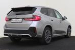 BMW iX1 eDrive20 M Sport / Panoramadak / Sportstoelen / Stoe, 750 kg, Met garantie (alle), 24 min, 363 min
