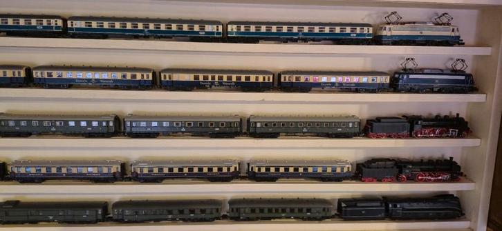 Grote verzameling N spoor izgst!!!, Hobby en Vrije tijd, Modeltreinen | N-Spoor, Zo goed als nieuw, Wagon, Gelijkstroom, Fleischmann