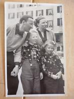 Julian, Bernhard, Beatrix en Irene, 1947, Ophalen of Verzenden, Kaart, Foto of Prent