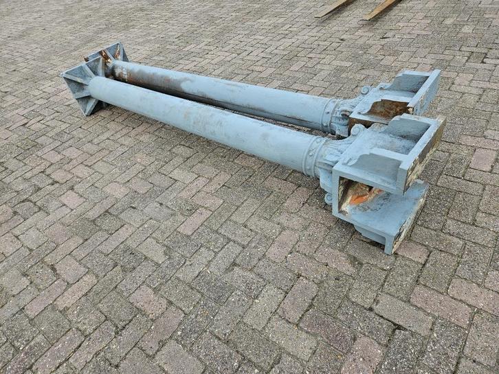 Grote zware antieke pilaren / palen Totaal Lang 2.28 meter, Huis en Inrichting, Woonaccessoires | Zuilen en Pilaren, Zo goed als nieuw