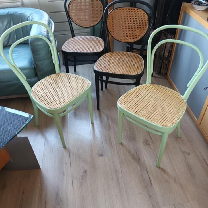 Thonet bistro stoeltje met webbing, Huis en Inrichting, Stoelen, Gebruikt, Eén, Hout, Riet of Rotan, Bruin, Ophalen