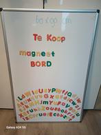 Magneetbord met (magneet)letters, Huis en Inrichting, Woonaccessoires | Memoborden, Ophalen of Verzenden, Gebruikt, Magneetbord