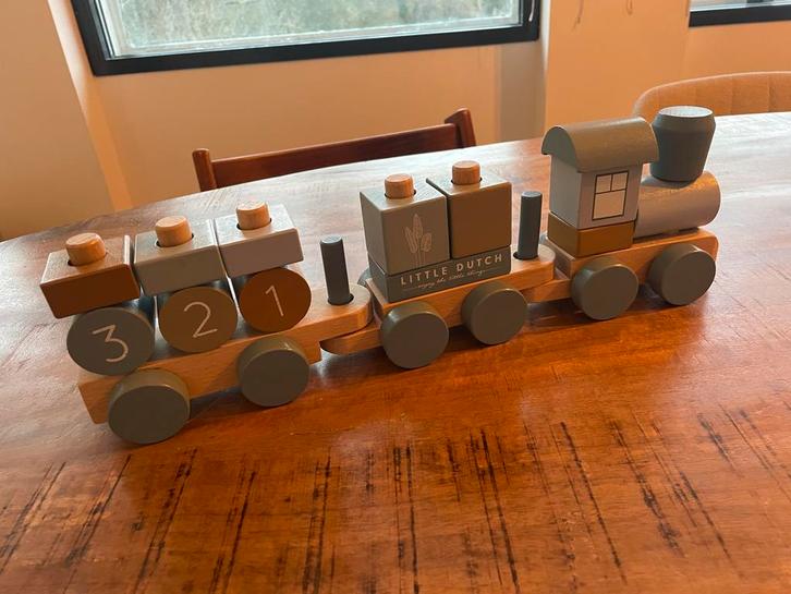 Little Dutch Blokkentrein Blauw Ocean FSC, Kinderen en Baby's, Speelgoed | Houten speelgoed, Nieuw, Duw- of Trekspeelgoed, Ophalen