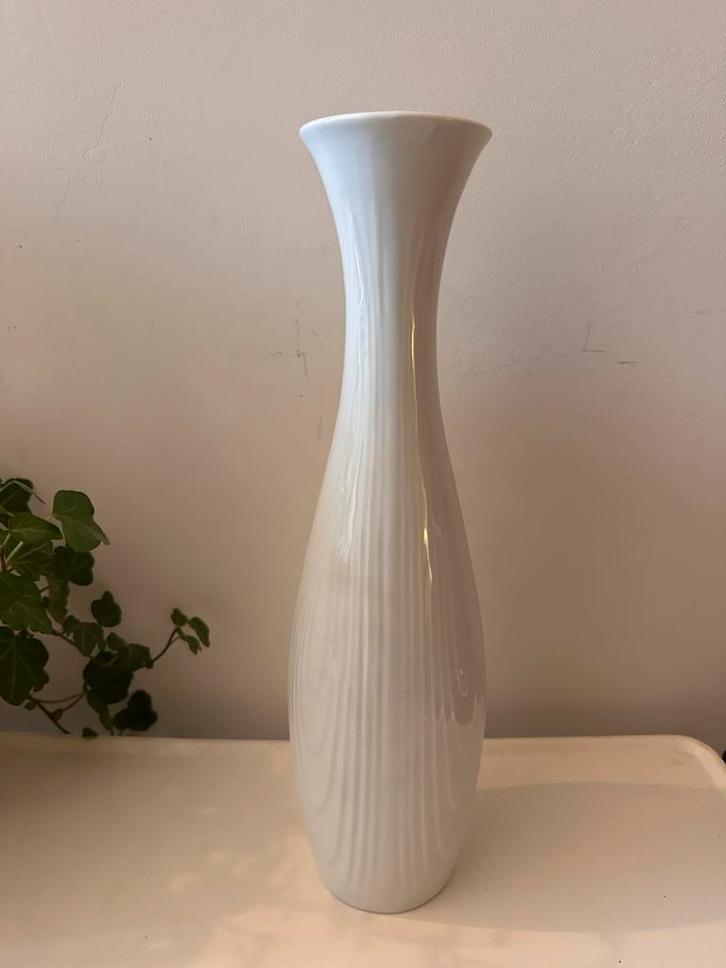 Vaas Royal Bavaria wit porselein, Antiek en Kunst, Antiek | Porselein, Ophalen of Verzenden