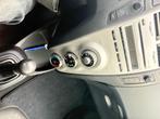 Toyota Yaris, Voorwielaandrijving, Stof, 4 cilinders, Grijs