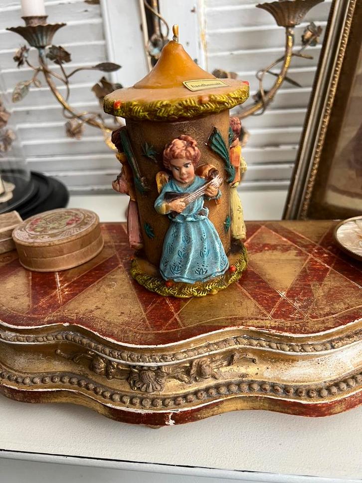 Een handgemaakte kaars met engelen, Antiek en Kunst, Curiosa en Brocante, Ophalen of Verzenden